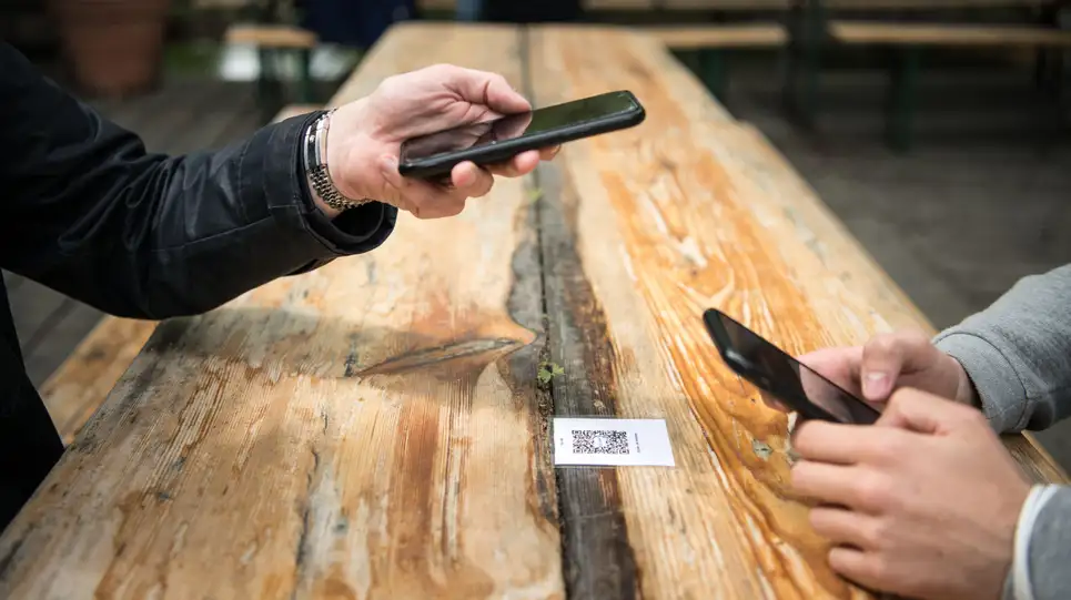 using a qr code to pull up a food menu
